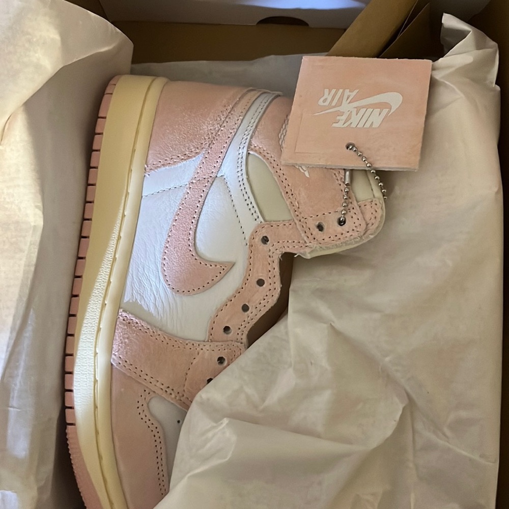 Washed pink Air Jordan 1